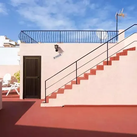 4 Bedrooms House With Sea View Furnished Terrace And Wifi At 7 Km Away From The Hébergement de vacances