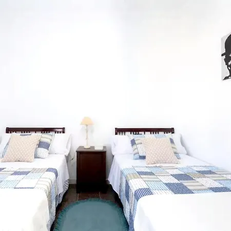 Hébergement de vacances 4 Bedrooms House With Sea View Furnished Terrace And Wifi At 7 Km Away From The